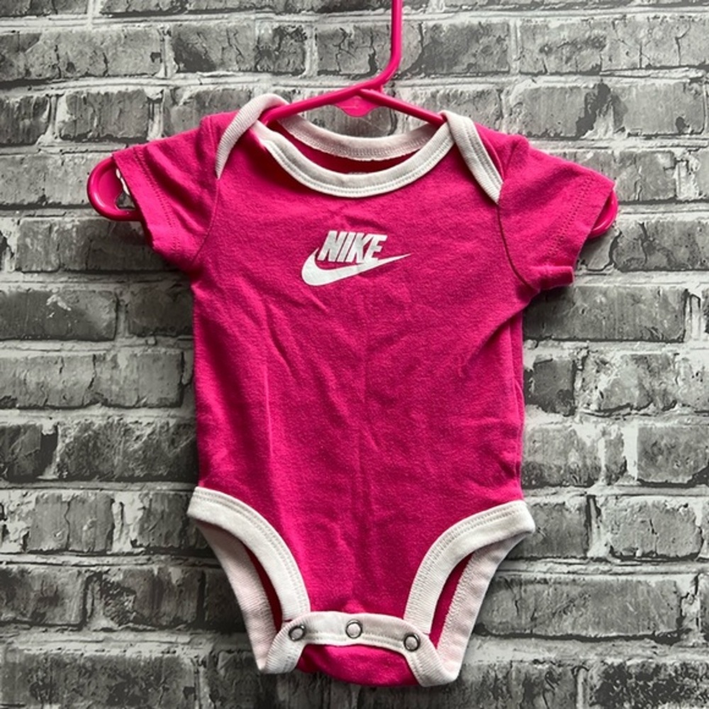 Nike‎